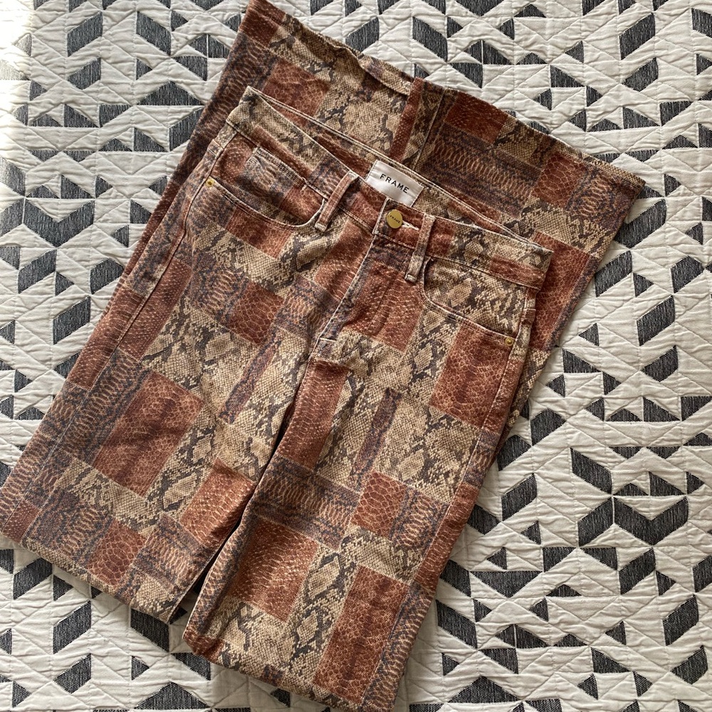 Frame Le High snake print flare jeans, size 25
